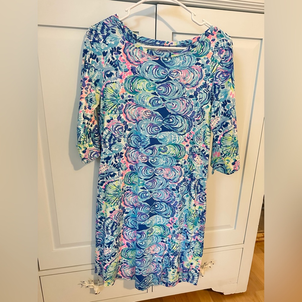 Lilly Pulitzer engineered oyster print dress with tie sleeves.